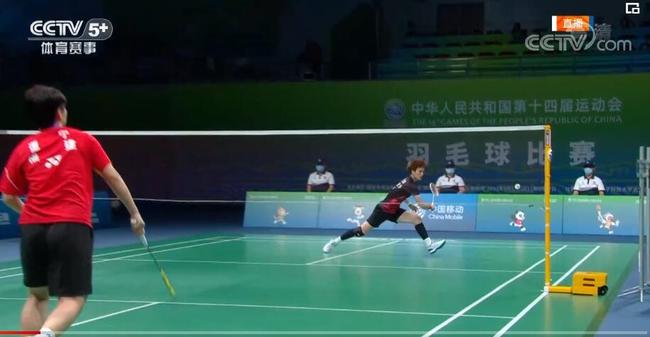 台上争取更 台上争取更