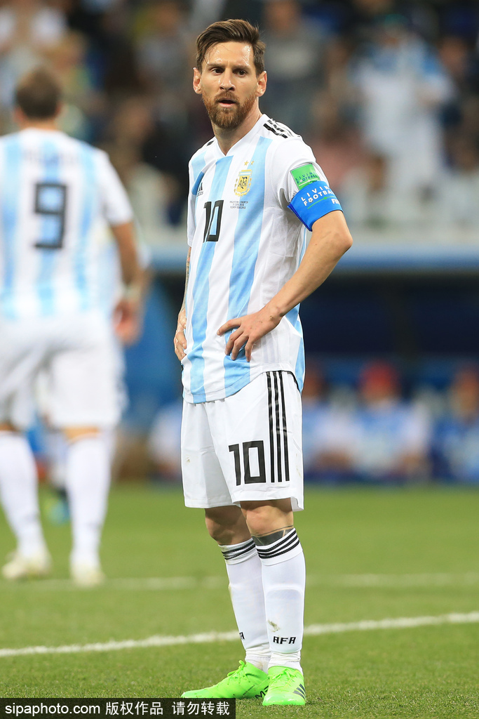 何借助混元 何借助混元