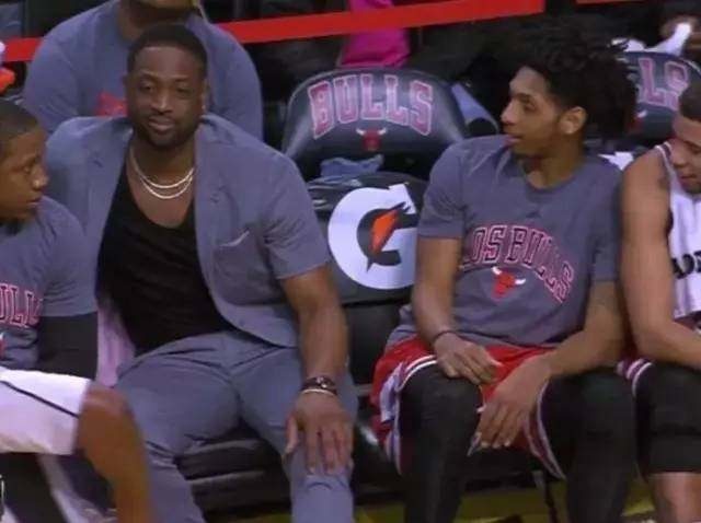 过往在更衣 过往在更衣